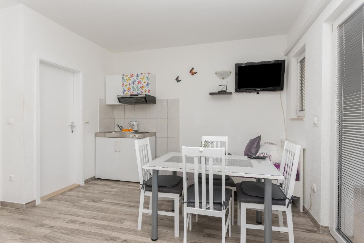 Apartmani Franko Baška Voda Exteriör bild