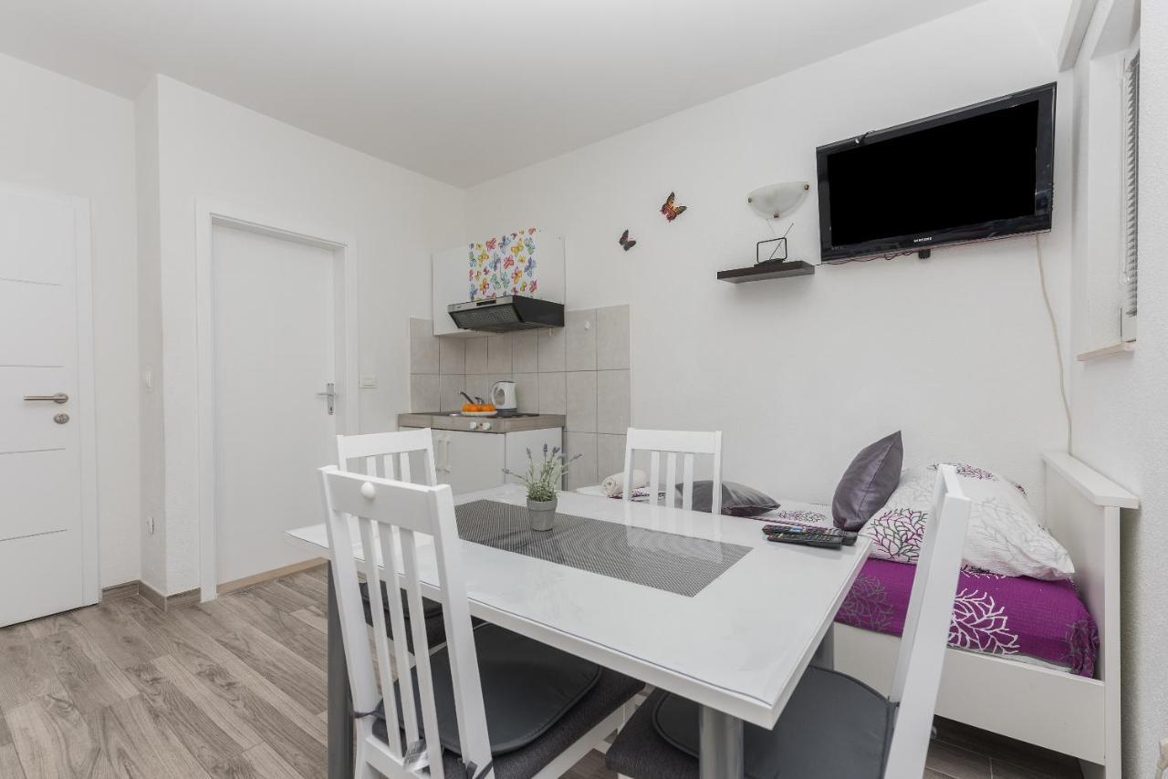 Apartmani Franko Baška Voda Exteriör bild