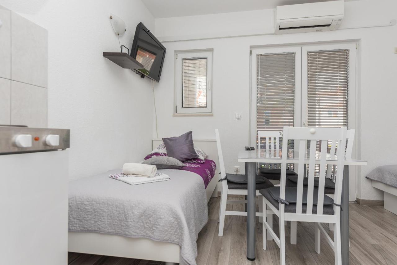 Apartmani Franko Baška Voda Exteriör bild