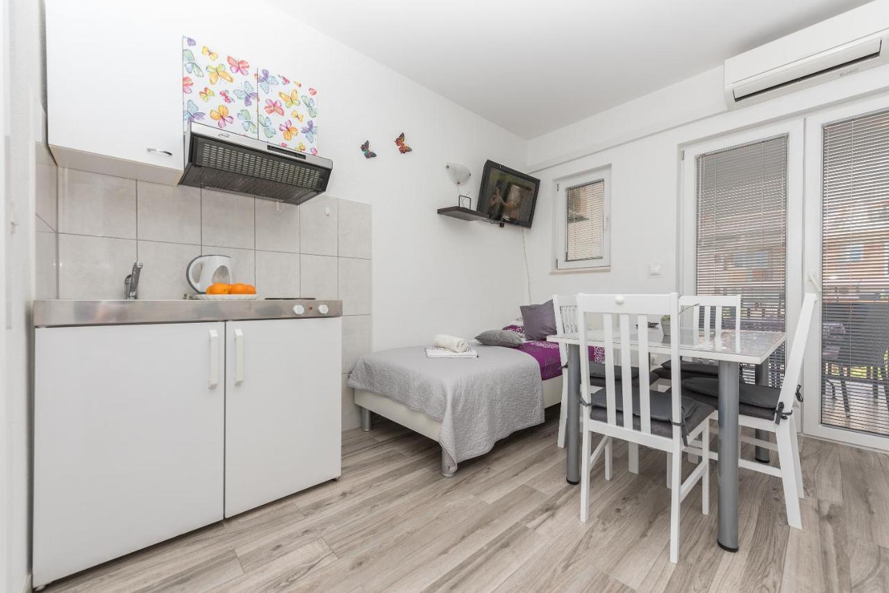 Apartmani Franko Baška Voda Exteriör bild
